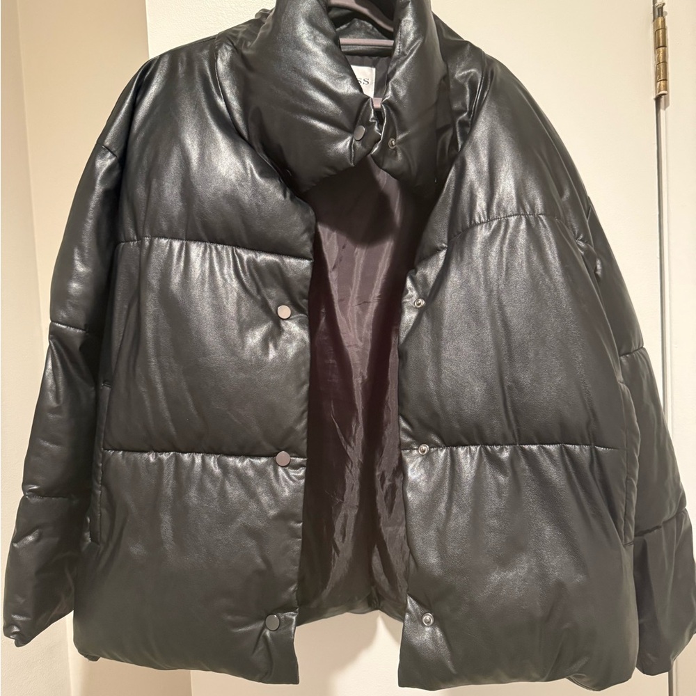 Vigoss Shiny Black Puffer Jacket
